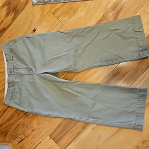 GAP classic fit Capri Pants Sage Green size 6